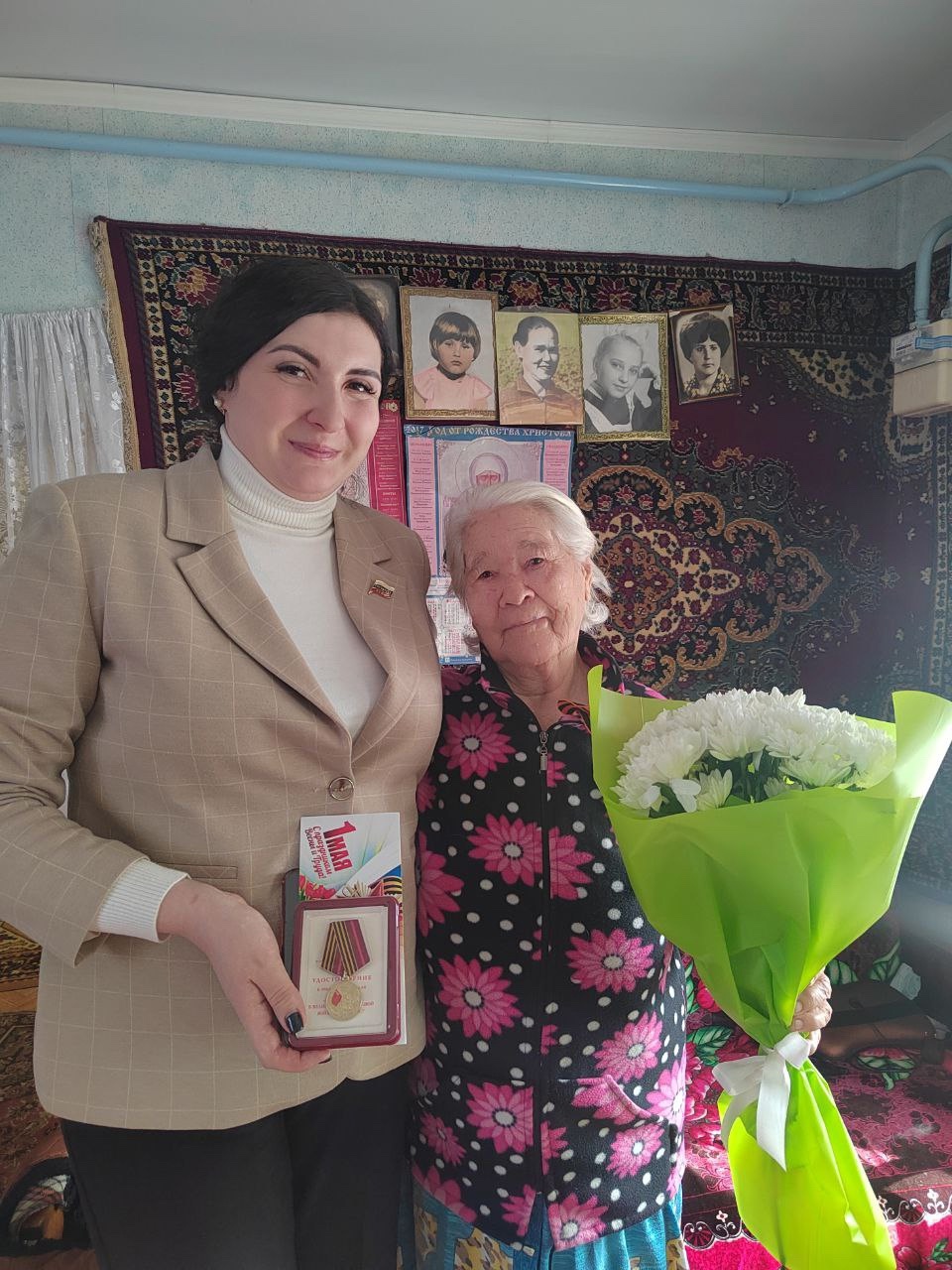 Вручение  юбилейных медалей к 80-летию Великой Победы.