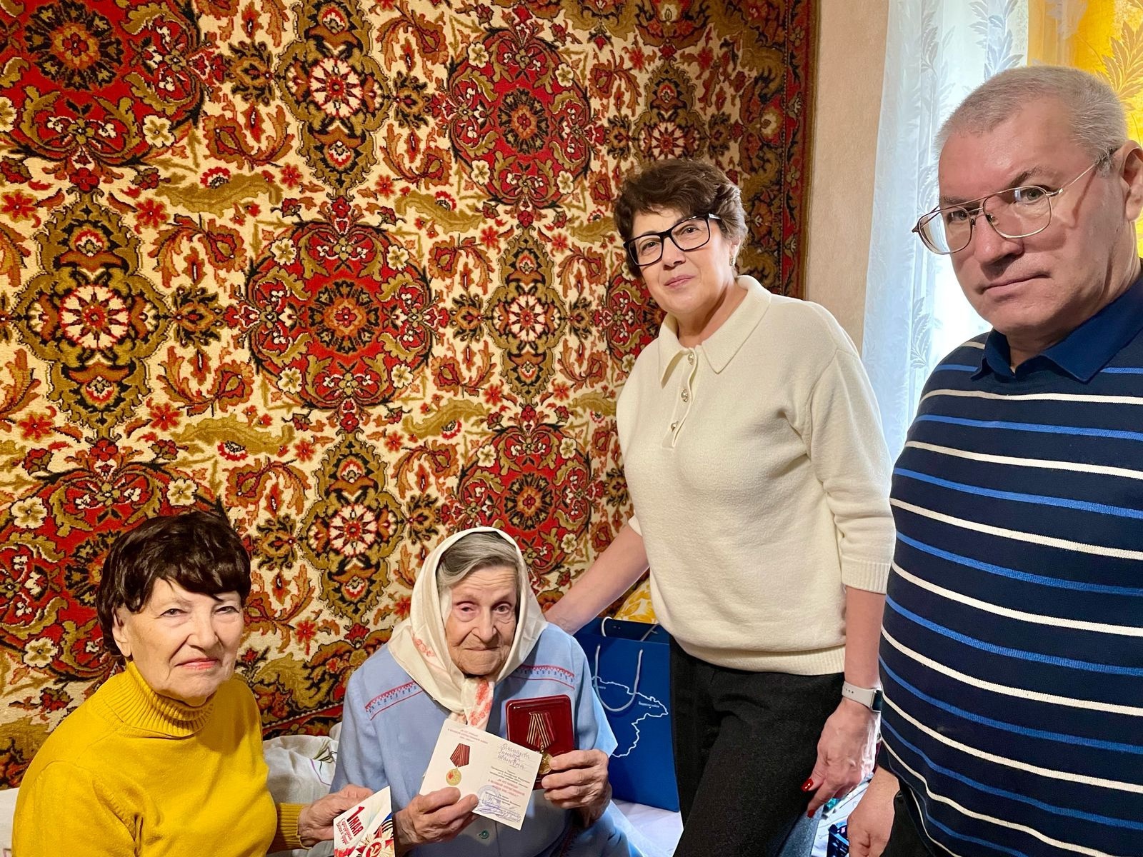 Вручение  юбилейных медалей к 80-летию Великой Победы.